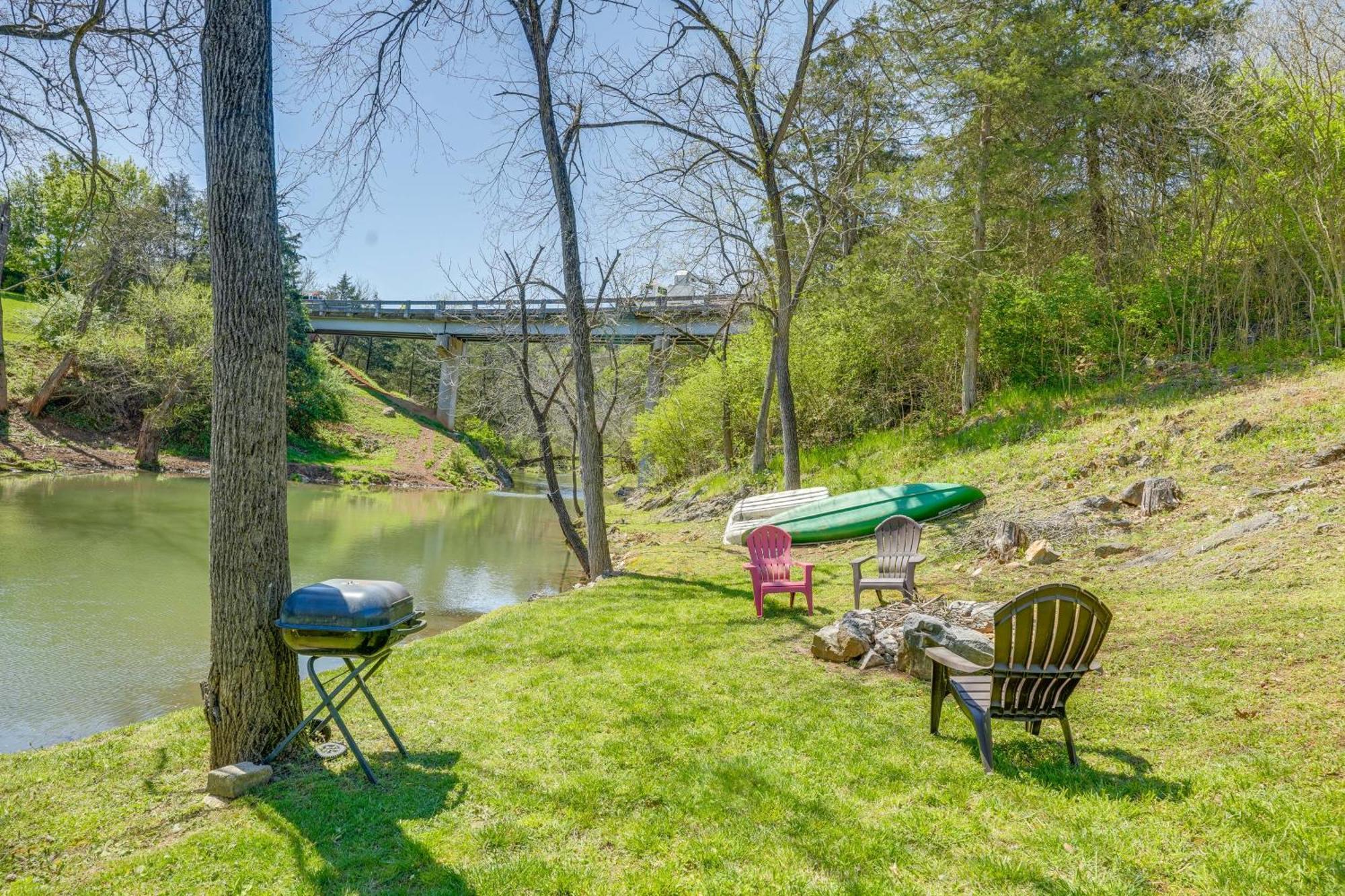 Waterfront Virginia Retreat With Canoe, Pets Welcome Rileyville Zewnętrze zdjęcie